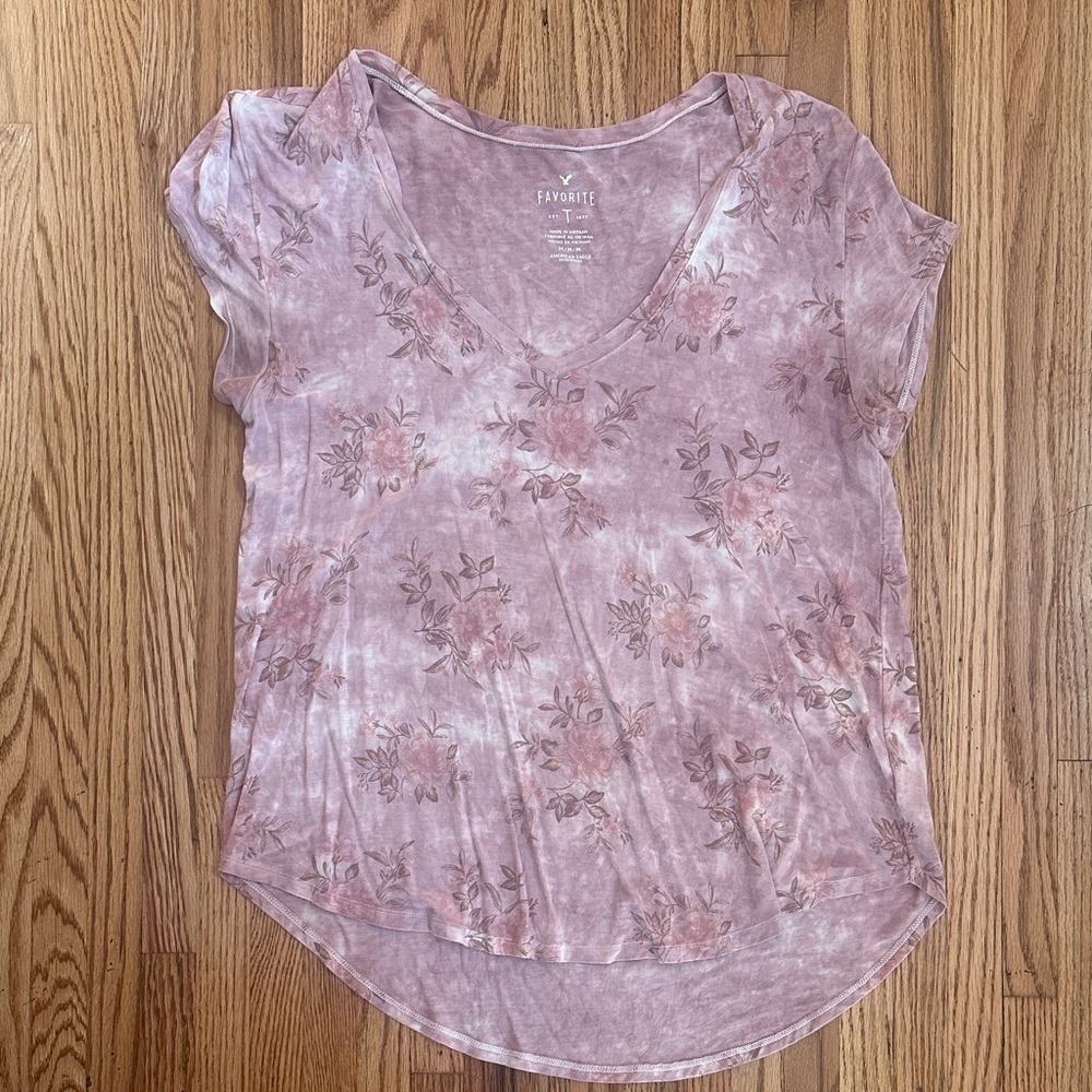 American Eagle Outfitters Mauve Floral Favorite Tee
